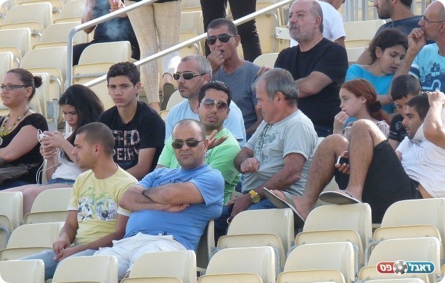 הסקרנים. גיני, בן שושן ולוי (מעליהם)