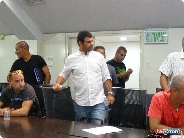 "מצפה שיבדקו קודם". מנכ"ל הרצליה, שיטרית