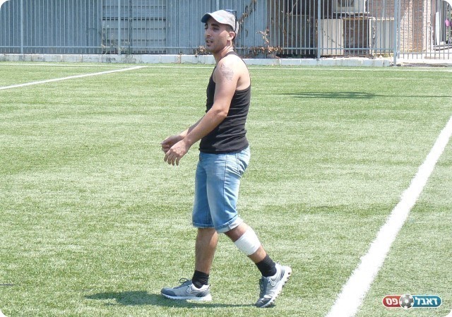 העוזר ומביא הכדורים. אברמוב