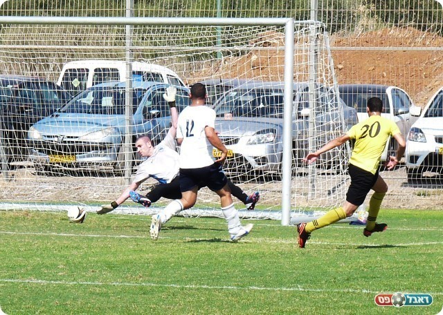 שבר את מסכת ההחמצות. חביבי מכניע את ורניק