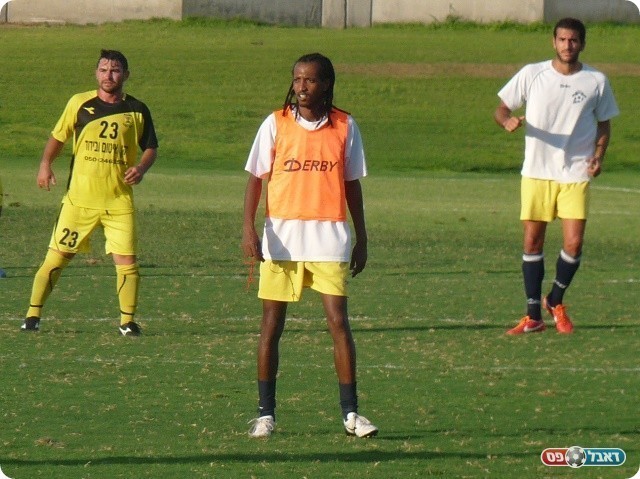 היה על המגרש כשופט. קבדה