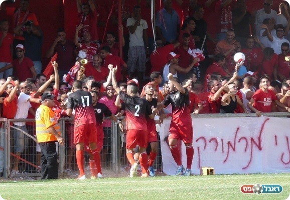 בן חיון ושחקני מרמורק חוגגים את השער