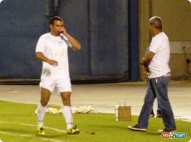 יורד מתוסכל. בלילי