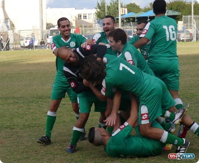 ועוד חגיגות (צילום: אלי שמואלי)