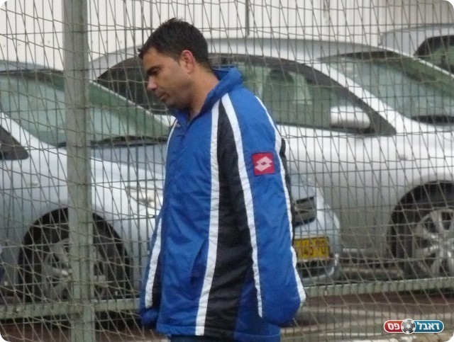 מסתבך בתחתית. מאמן אור יהודה, גילי ג'נח (צילום: אלי שמואלי)