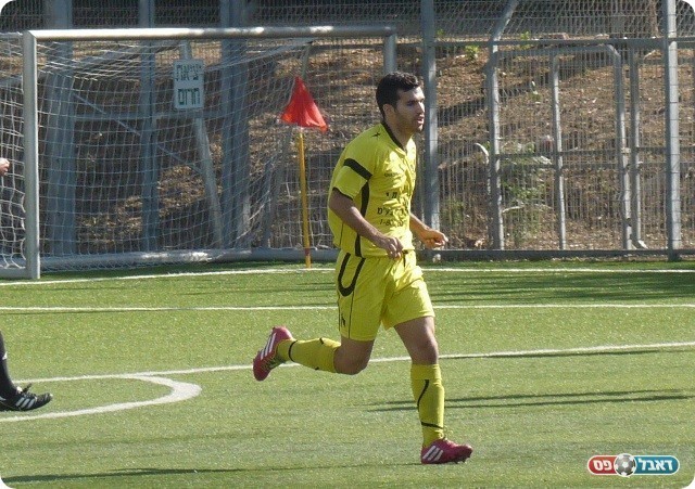 הוד השרון לא ויתרה. אוחיון חוגג את השוויון (צילום: אלי שמואלי)