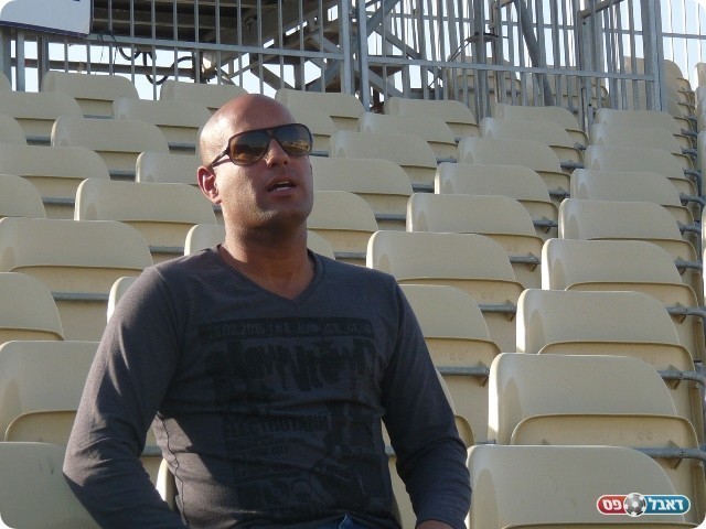 נכנס כמחליף. כהן (אלי שמואלי)