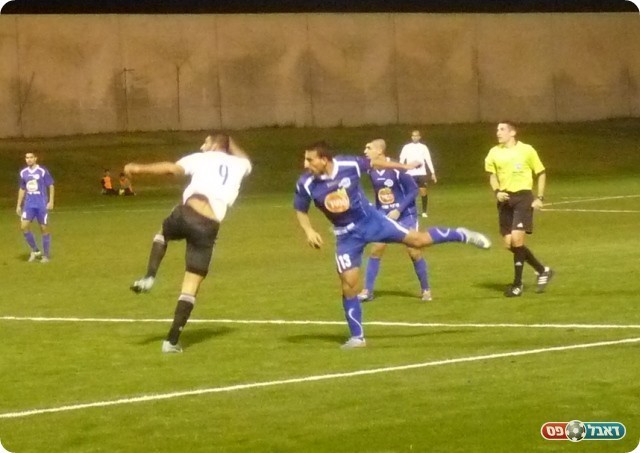 מחצית ראשונה חלשה. חליפה בורח ממחג'נה (צילום: אלי שמואלי)