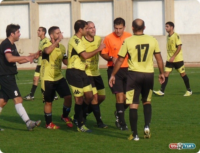 המהומה מתחילה (צילום: אלי שמואלי)