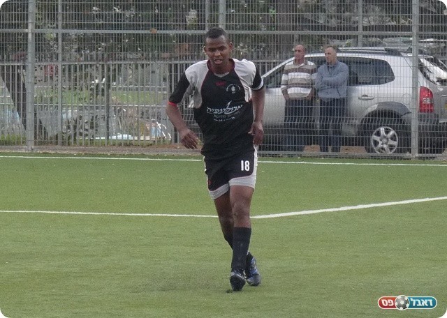 יתרון מוקדם. שרבוש חוגג (צילום: אלי שמואלי)