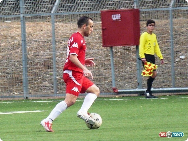 משחק דו צדדי. זראי (צילום: אלי שמואלי)