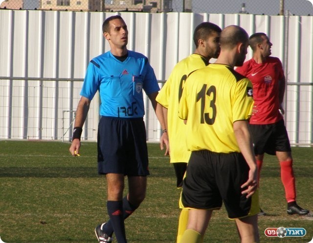 לא נשאר אדיש. לחם (אמיר שיבי)