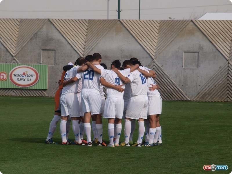 משחק בית מול גבעת זאב. שחקני בני אילת (אלון יהודיוף)