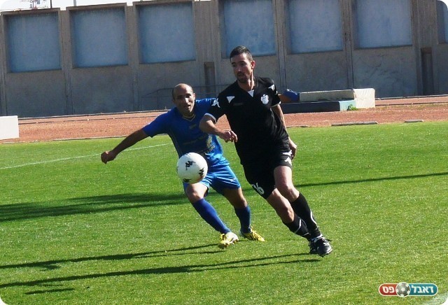 שער מצמק. אדרי מול מושב (צילום: אלי שמואלי)