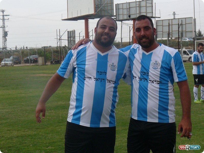 צמד-חמד. קדוש (מימין) עם ערן מחלוף (אלי שמואלי)