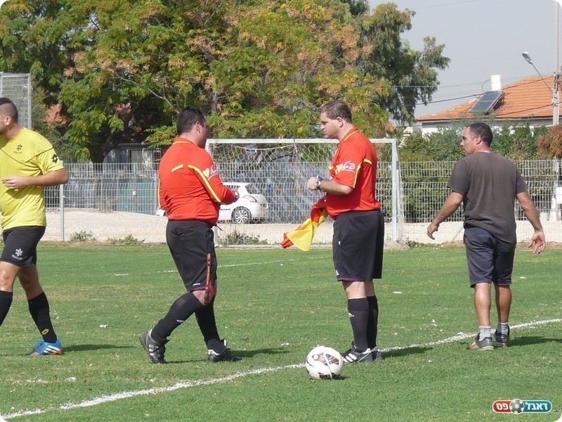 ברקת מתייעץ עם הקוון (אלי שמואלי)