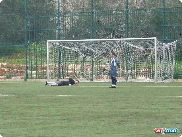 פעמיים זה קרה במחצית הראשונה. הכדור ברשת של אריאל (אלי שמואלי)