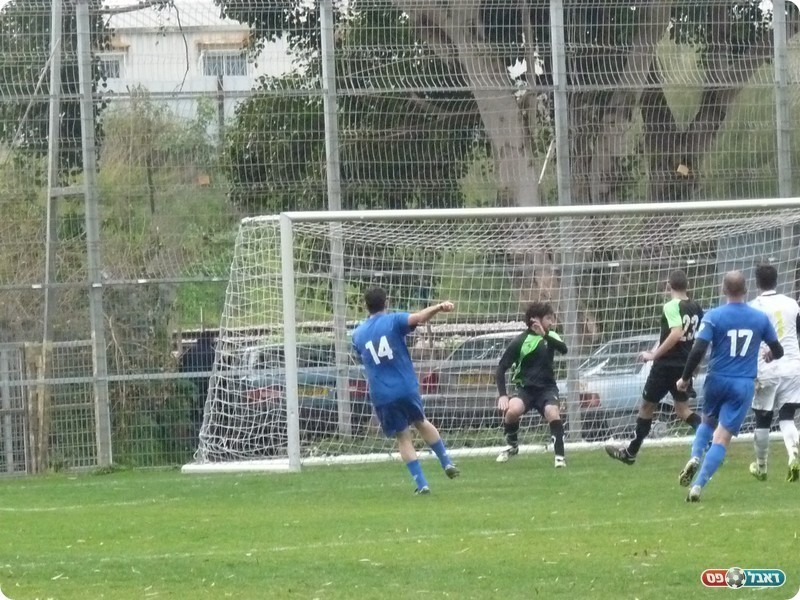 נחמן כובש את הראשון (אלי שמואלי)