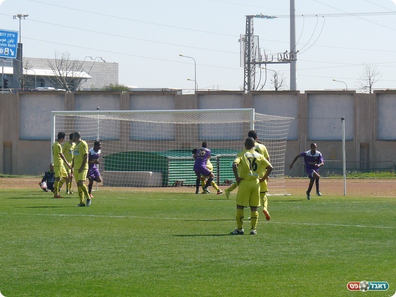 שרקט כובש ורץ לחגוג (אלי שמואלי)