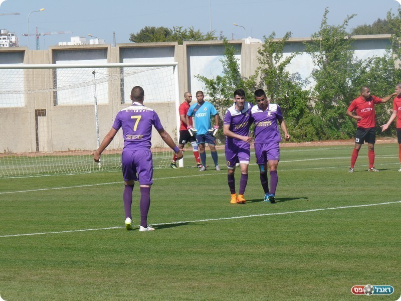 היה צפוי שזה יקרה. חולון חוגגת את אחד השערים (אלי שמואלי)