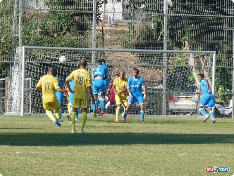 הכדור החופשי של מגול (אלי שמואלי)