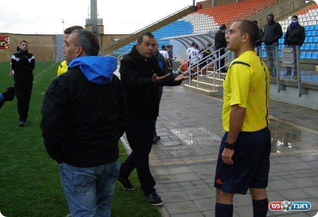 טענות כלפי צוות השיפוט. אנשי סמיע (אמיר שיבי)