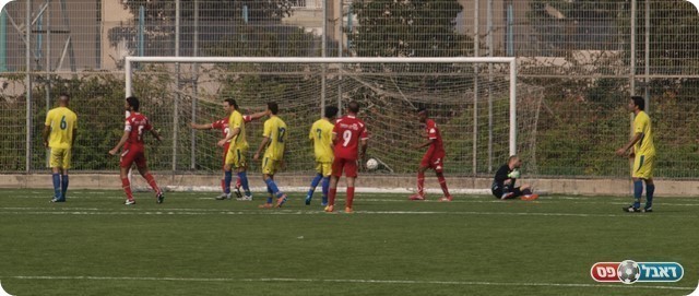 פתחו פער בהפסקה. הכדור של טרבלסי ברשת. 