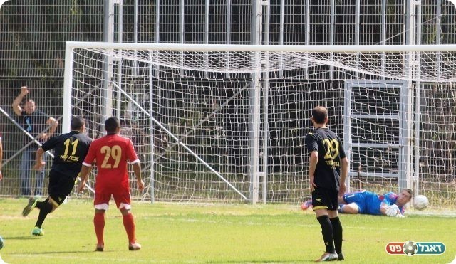 שוויון מהיר. ילון נכנע (צילום: אלון יהודיוף)