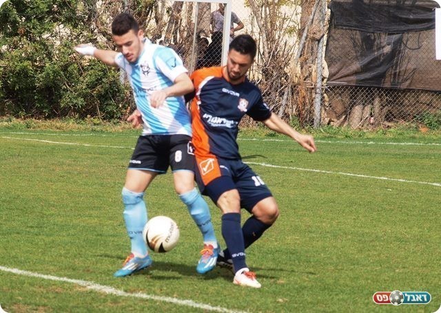 ממשיך לכבוש. ננו ועקנין. 