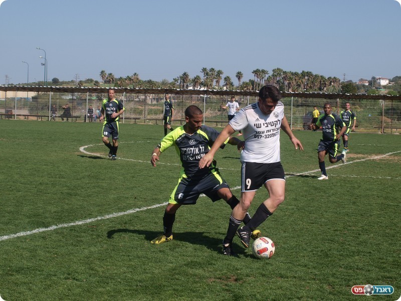 אסור לקבוצה שלו להפסיד. חיים יפרח מחבל מודיעין (אלון יהודיוף)