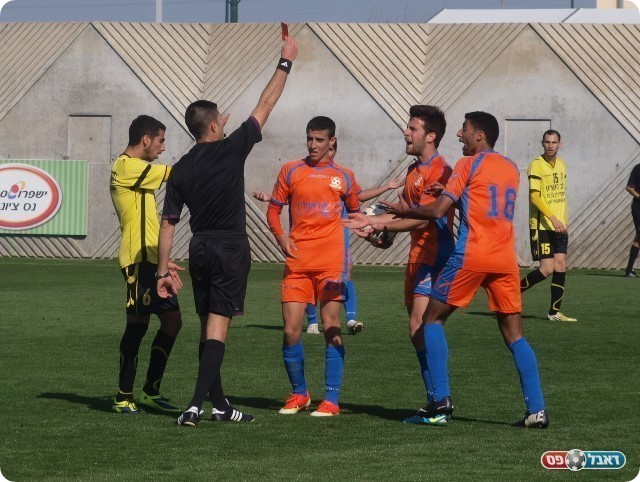 כאילו שלא חסרות לנ"צ צרות. לייבה מורחק.