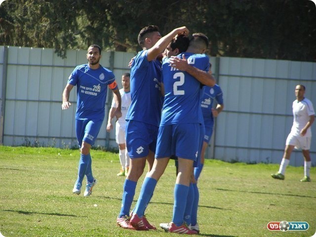 שחוגגת (אמיר שיבי)