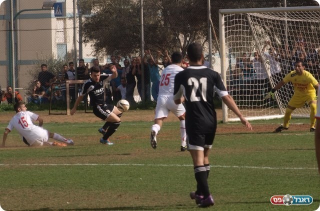 כמעט השני. ננו מועד. 