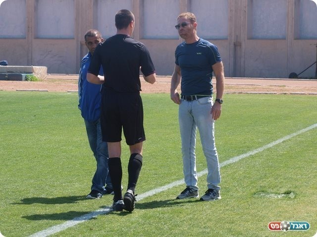 מילים מיותרות. דורון מורחק. 