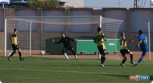 כמעט הראשון של חולון. ג'ואדללה מחמיץ. 