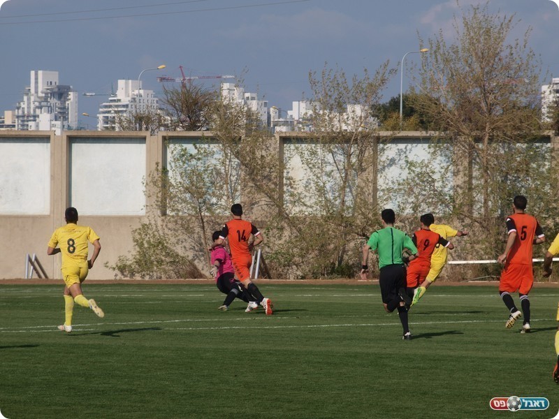 עזרא כובש את השני (אלון יהודיוף)