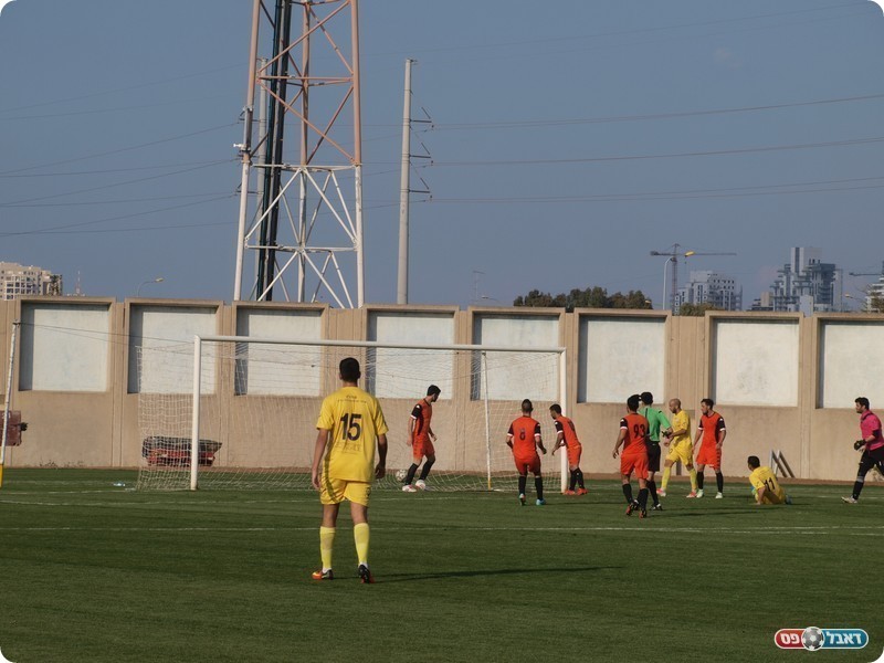 מגול (11 בצהוב) כובש את הרביעי (אלון יהודיוף)