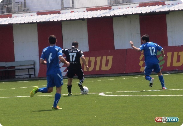 הרמה כמעט ולא סיכנה את השער. המצב של נוח. 