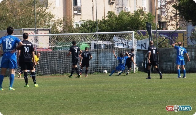 לא הגיע. ברנדווין על הדשא. 