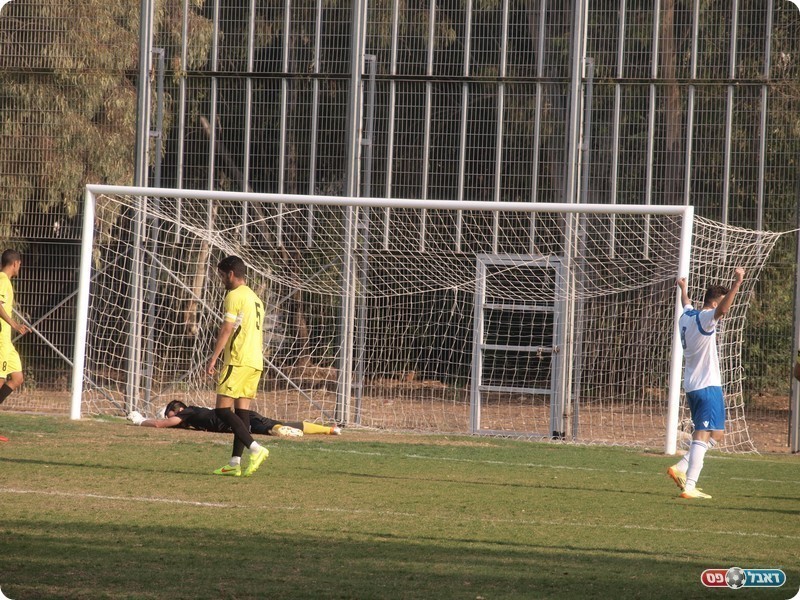 ופוזיס נכנע לכדור (אלון יהודיוף)