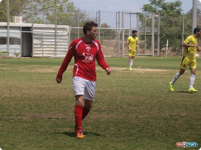 יתרון חשוב על סף ההפסקה. איתן טיקר (אלון יהודיוף)