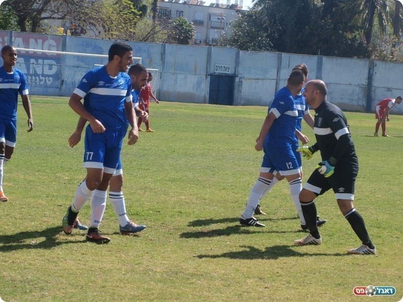 יתרון ביתיות בפליאוף. צפרירים חולון (אלון יהודיוף)