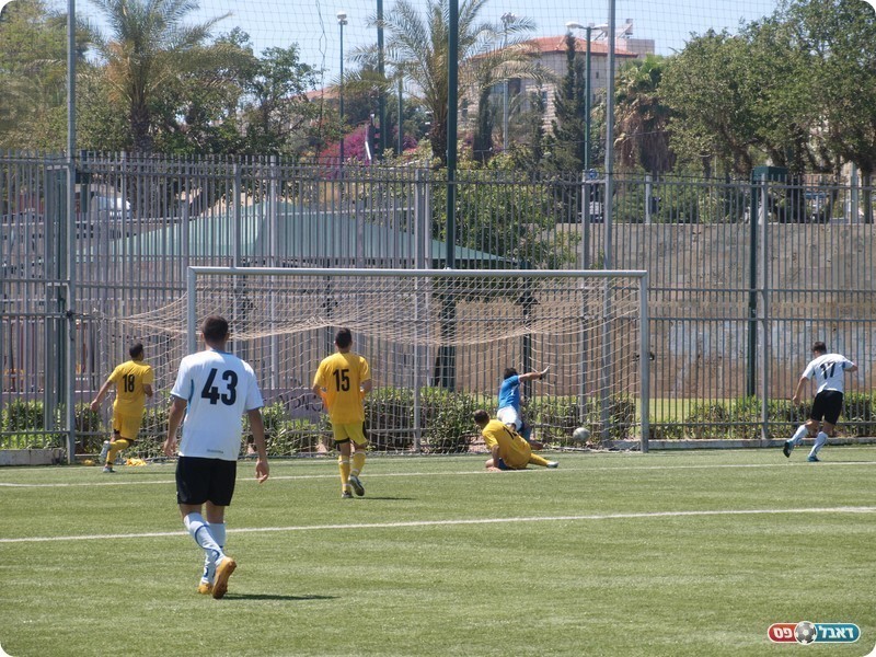 סגר עניין. ארז (17 בלבן) כובש (אלון יהודיוף)