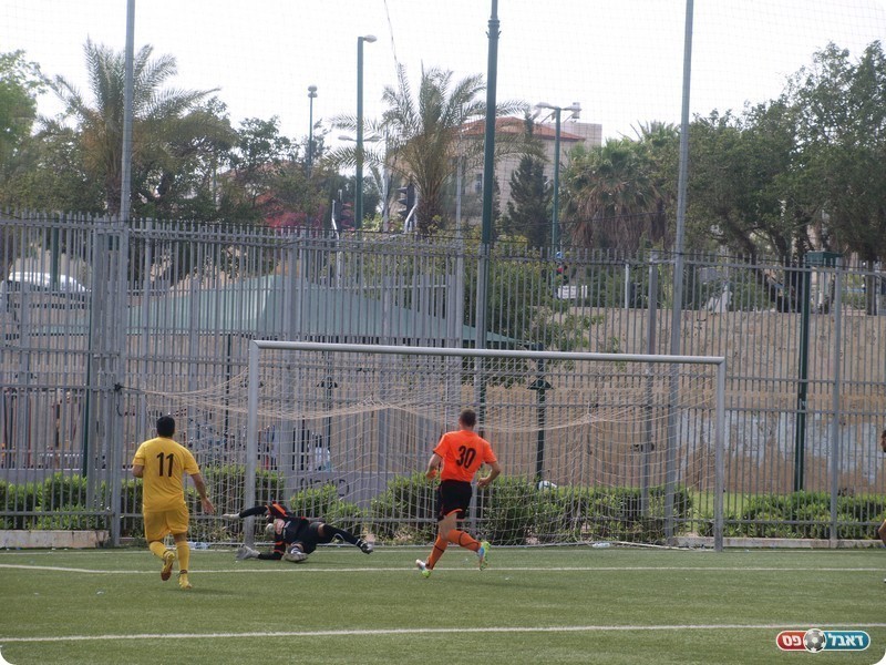 שער כבוד. שלמה כובש (אלון יהודיוף)