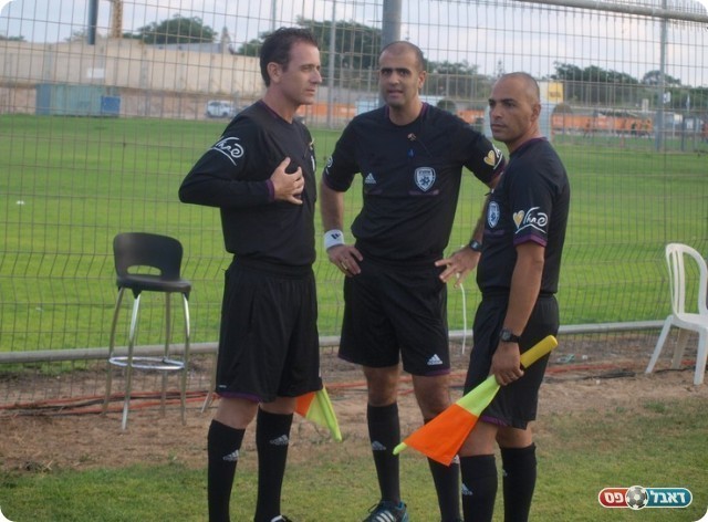 בר נתן (במרכז) והקוונים. חיכו שהקהל יתפנה. 