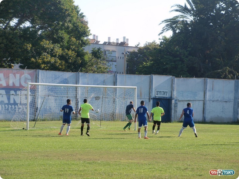 המהפך הושלם. הכדור של יפת ברשת (אלון יהודיוף)