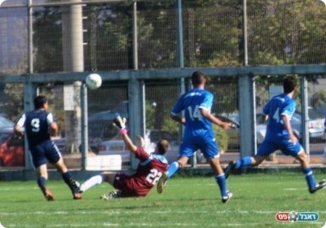 עוד הזדמנות גדולה. רוף בולם את עראקי. 