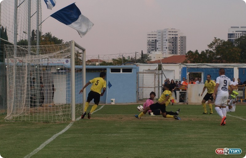 אשקלון לחצה. אסי ברזילי מרחיק.