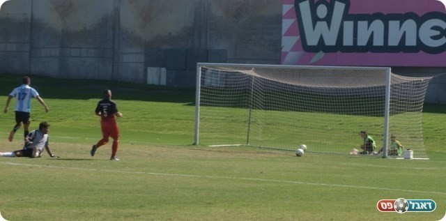 יתרון מפתיע. אטרש כובש