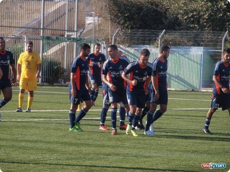 יכולים לקחת גביע. שחקני קריית שלום. 